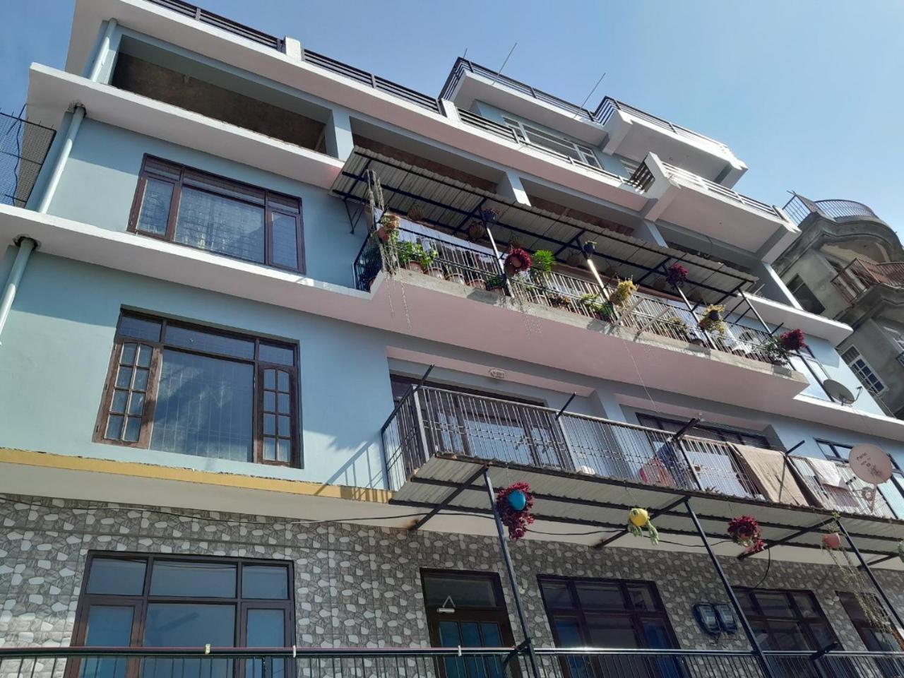 Mountain And Peace Apartamento Shimla Exterior foto